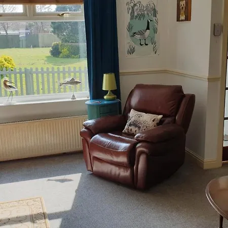 Nyaraló Badger's House, Willow Close,
